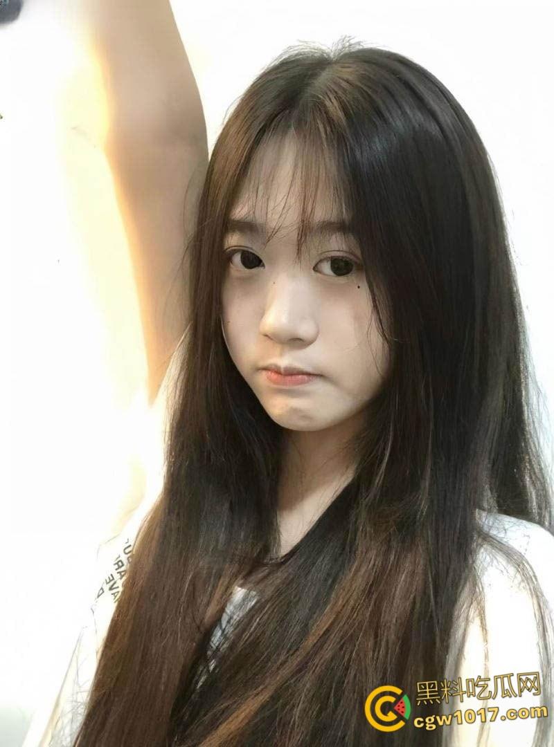 高颜值白虎福利姬【Callu3uuu妹】，可爱萝莉大长腿自慰，JK制服粉嫩小穴，自慰动作连连挑逗，娇喘声动听诱人 ！  第2张