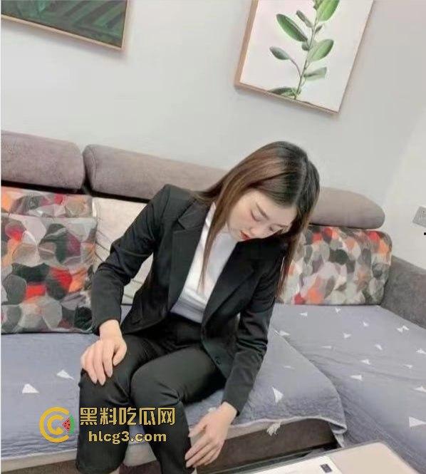 牛B大叔假装大客户，银行美女经理被套路至酒店，原来‘谈业务’只是为了‘免费服务’！  第10张