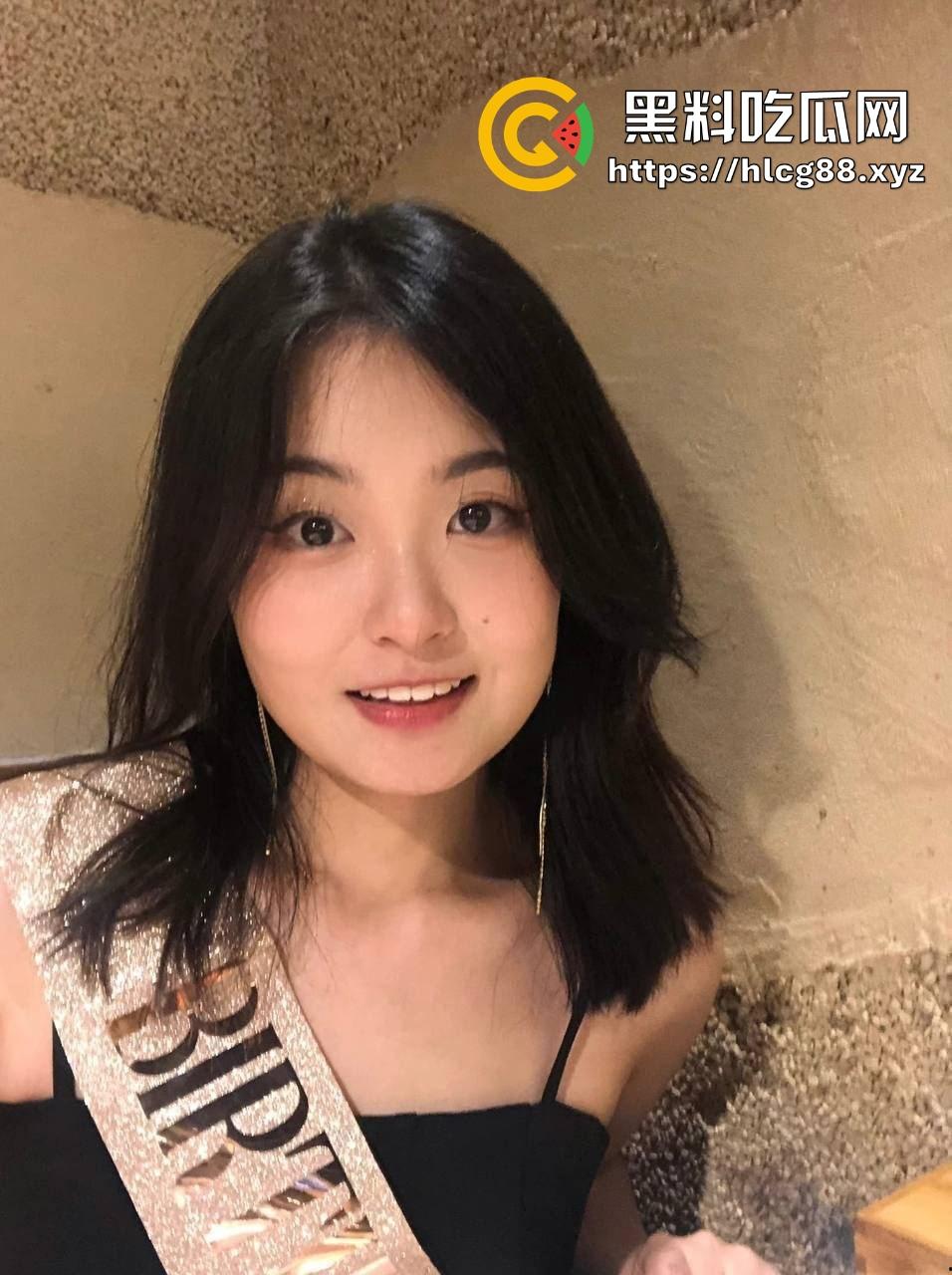 西南民族学院大二微胖妹【汪云】开学就成学长母狗，口交后入伺候得飞起，结果只是学长的玩物！  第3张