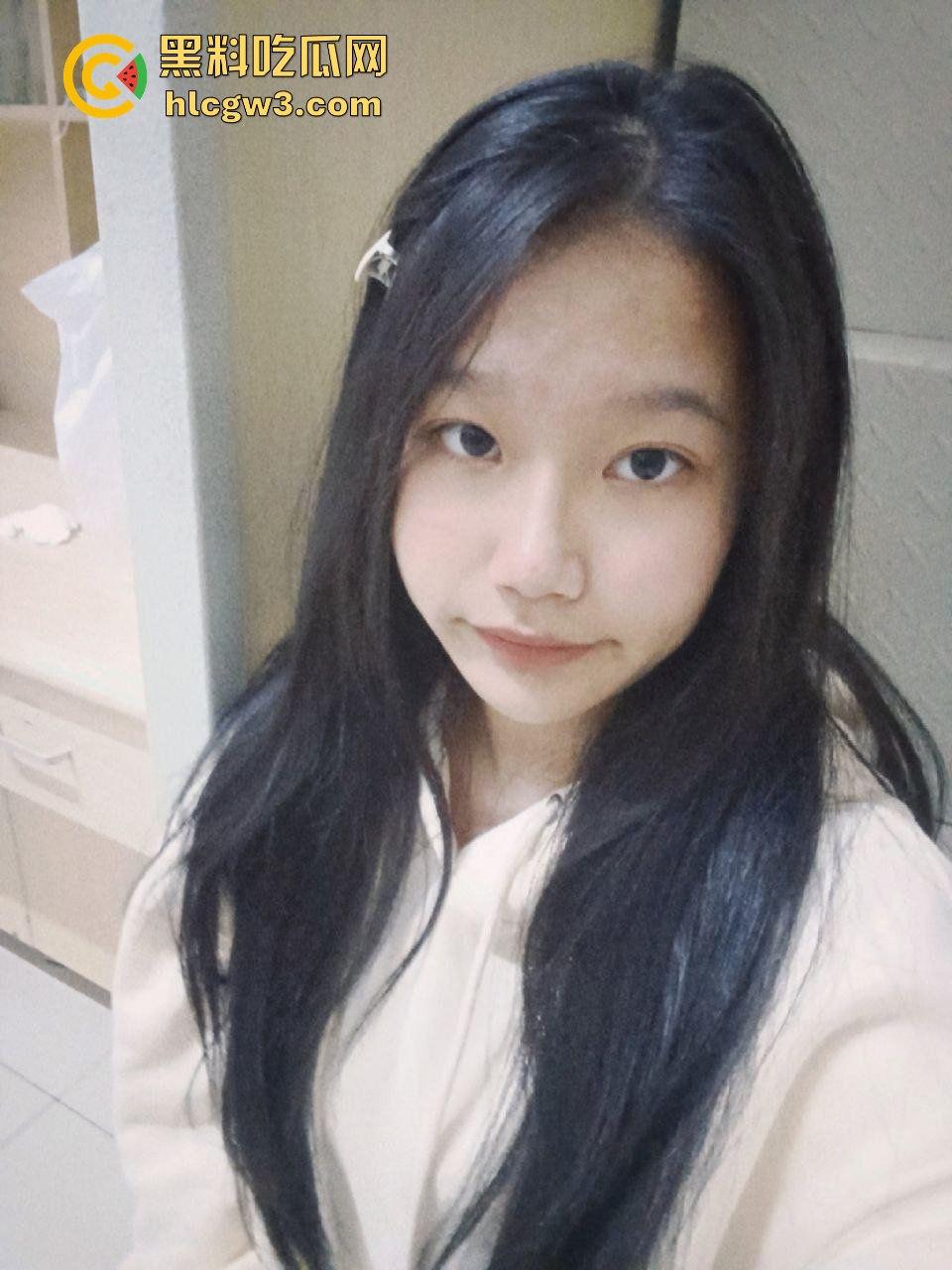 山西清纯女大学生【姜梦璇】私密资源疯传！清纯脸骚货魂，哥哥们的大鸡巴硬得像铁柱，简直玩明白了！  第31张