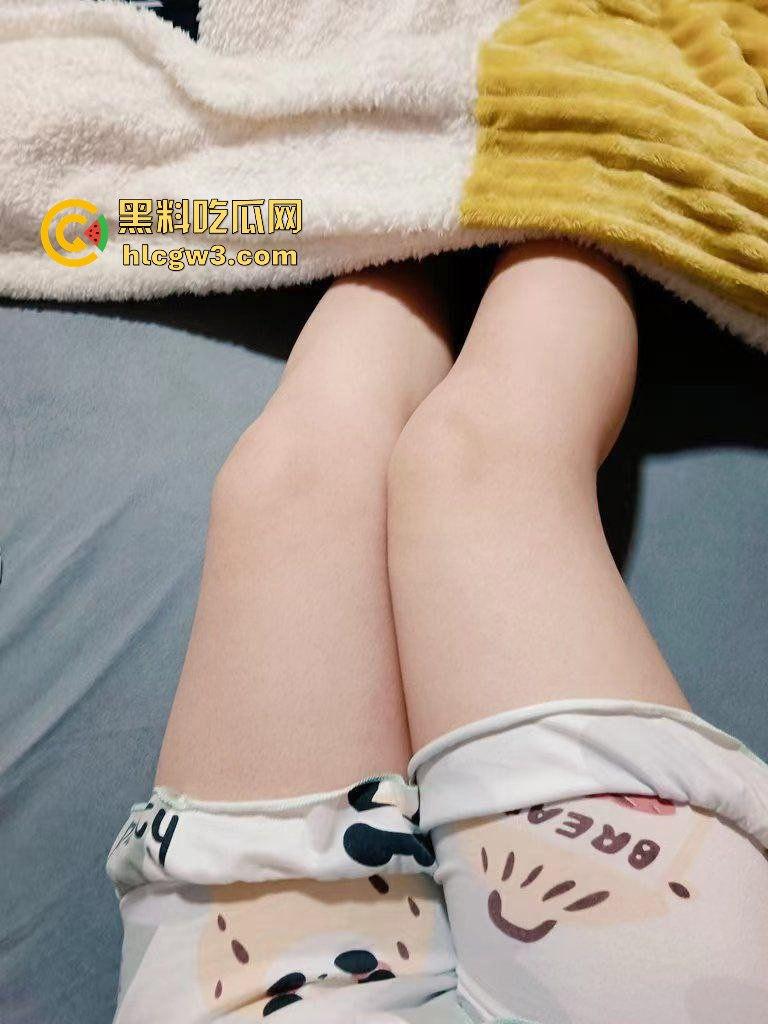 山西清纯女大学生【姜梦璇】私密资源疯传！清纯脸骚货魂，哥哥们的大鸡巴硬得像铁柱，简直玩明白了！  第34张