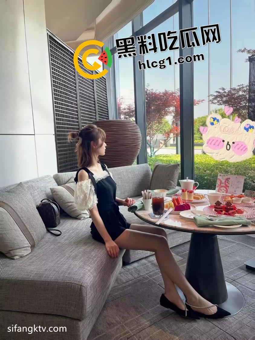 上美高颜值学姐 气质与风骚并存 情人节送花就能打炮 呻吟叫声爽撸 私密偷拍流出  第7张