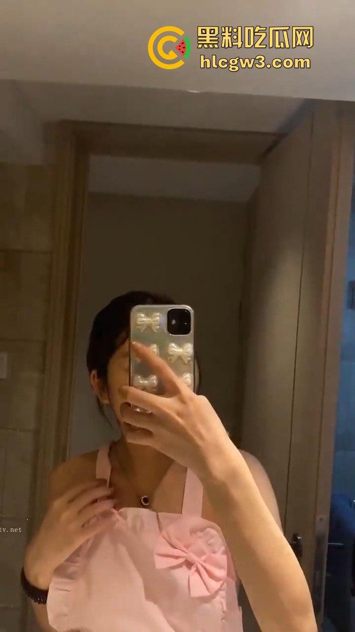 抖音网红【刘悦】性爱视频泄露黑丝情趣内衣骚翻全场，床上叫到嗓子哑，骚货就是骚货！  第13张