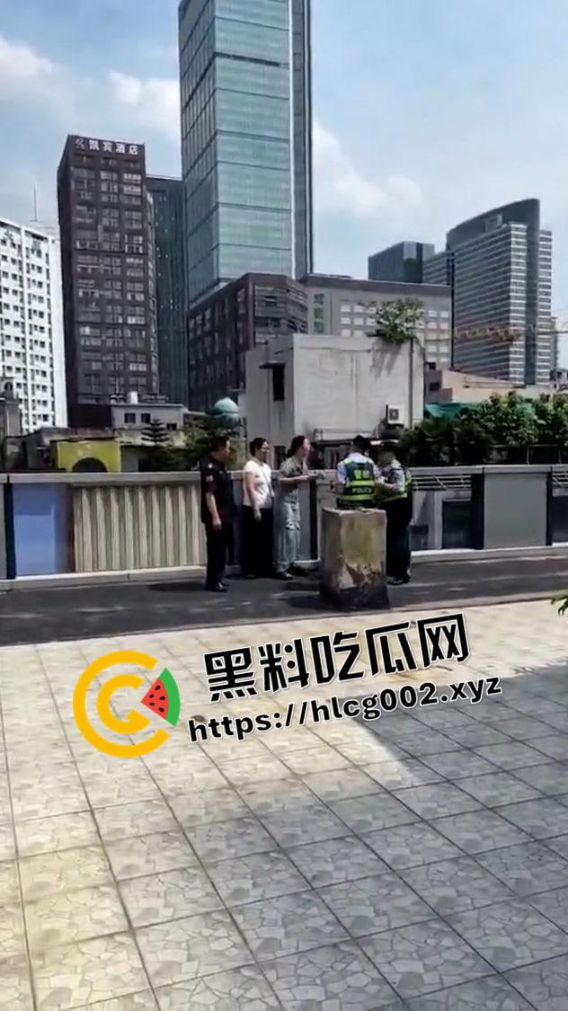 成都凯宾酒店打人柱  活生生打在水泥柱里 死不瞑目的残忍 现场视频流出 第4张