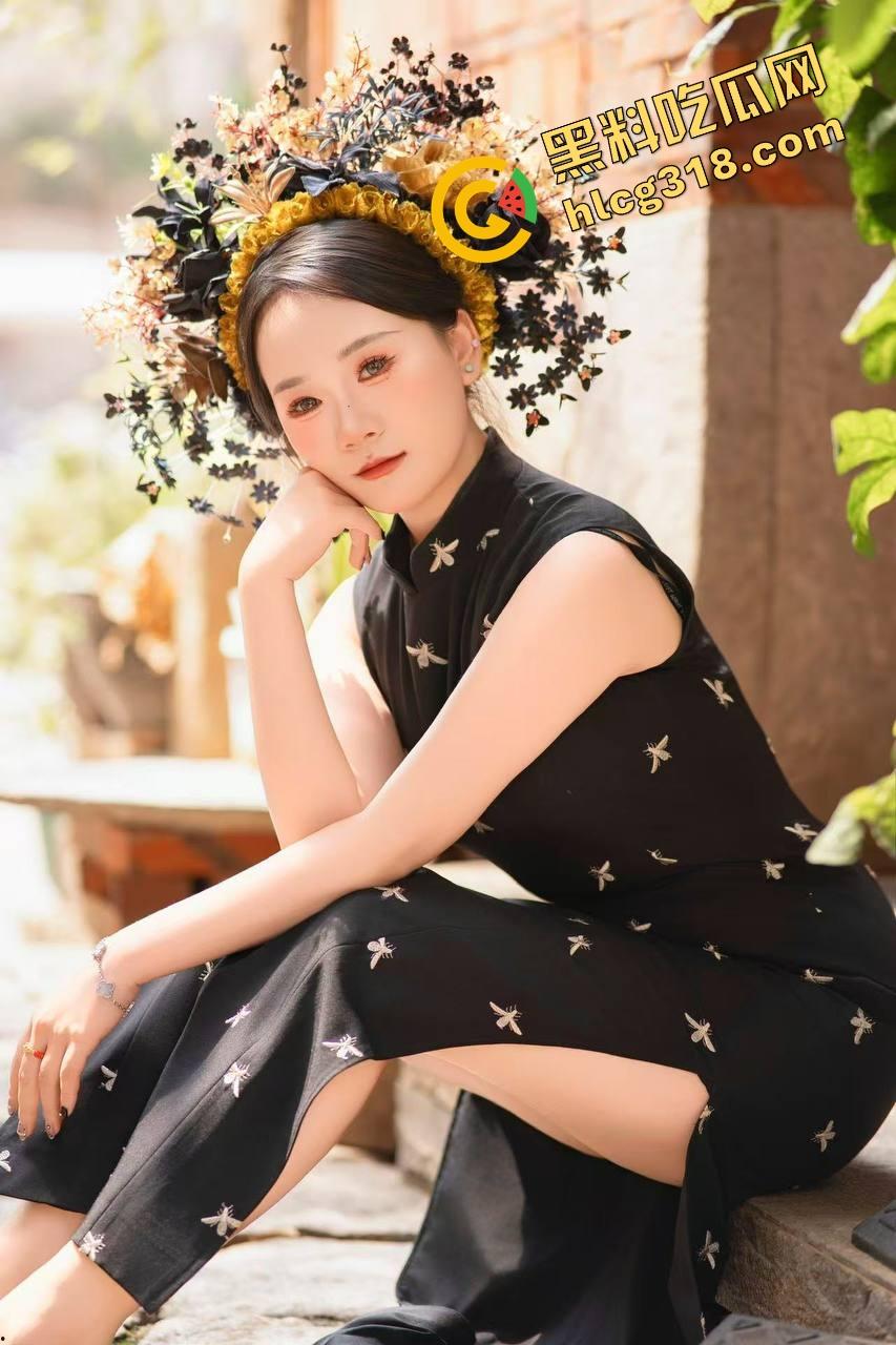 谁能想到吃个瓦匠烤鱼都能碰到厕所操逼，外面收瓶子里面打桩啪啪声盖过店里音乐，骚货一声不吭！  第5张