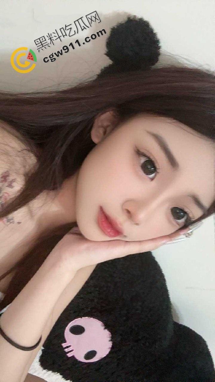 抖音网红【柠檬】的性爱视频流出！骚穴狂迎猛棒，前男友和兄弟疯狂3P，性感火辣身材，让你喷鼻血  第2张