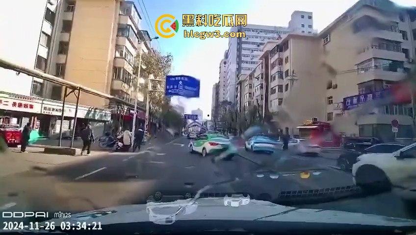 甘肃兰州城关区男子驾车撞伤行人后逃逸 接着又撞伤三人，疯狂逃亡路上再造惨剧！  第3张