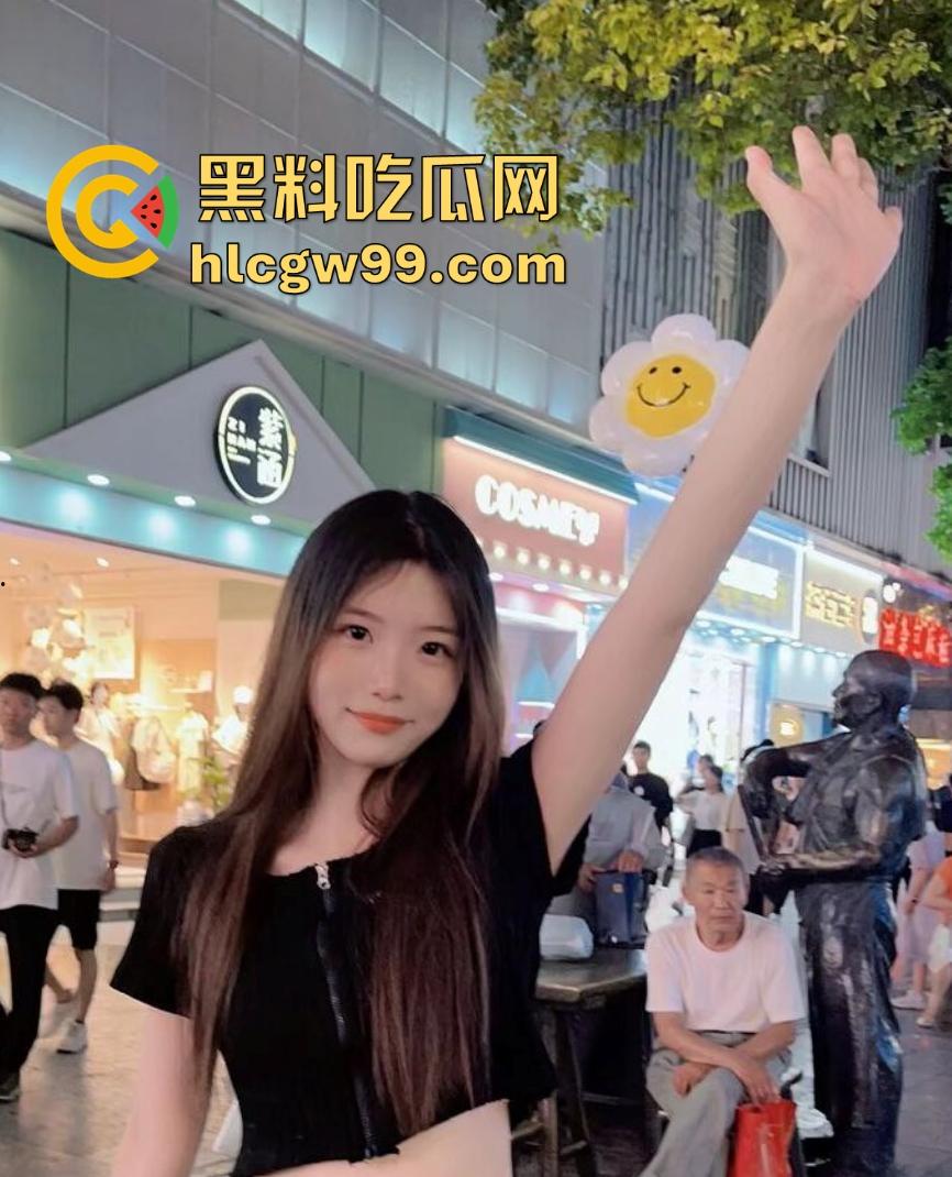 网友投稿！湖北黄冈站极品反差母狗【吴童】出轨被男友曝光性爱视频，烂货骚逼被多人玩的阴唇都翻了。  第4张