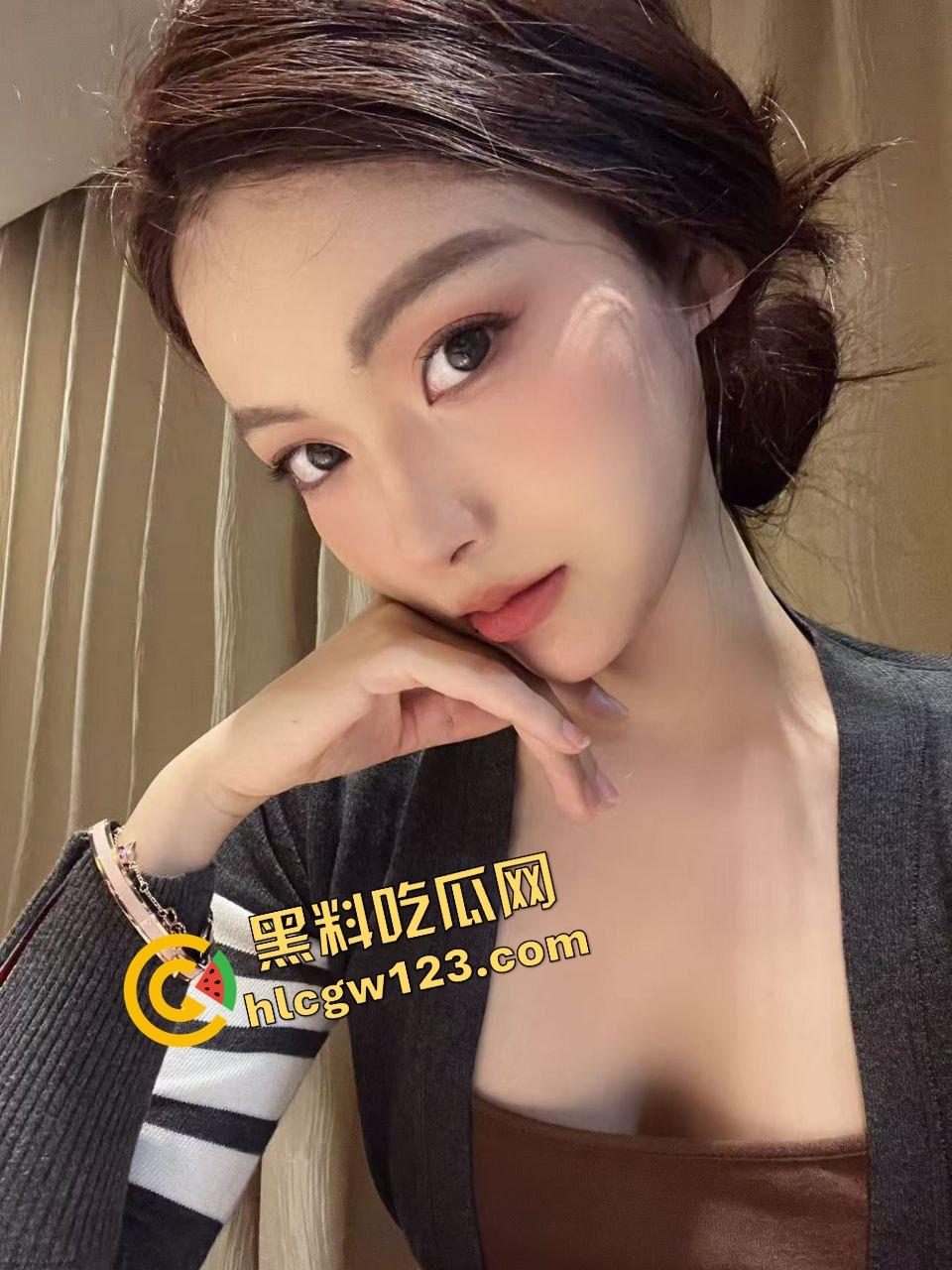 群友爆料前女友【宋蒨】JK黑丝公交车，02年小骚货不上班专靠男人养，两年感情换一顶绿帽！  第6张