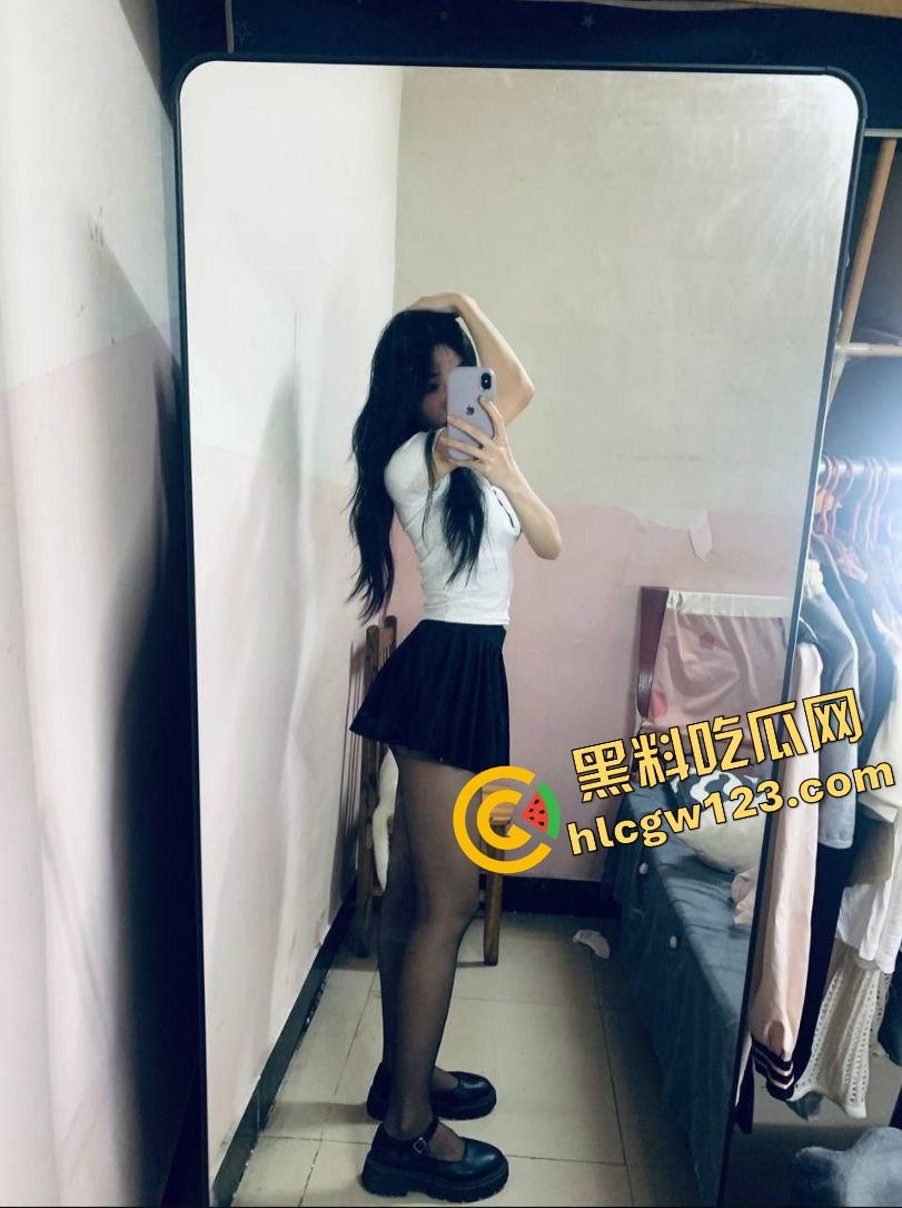 群友爆料前女友【宋蒨】JK黑丝公交车，02年小骚货不上班专靠男人养，两年感情换一顶绿帽！  第7张