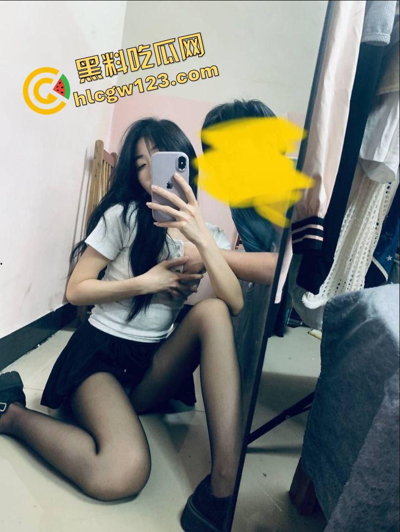 群友爆料前女友【宋蒨】JK黑丝公交车，02年小骚货不上班专靠男人养，两年感情换一顶绿帽！  第13张