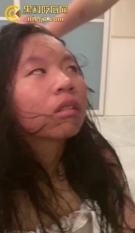 河南霸凌事件！女孩被精神小妹扒光衣服侮辱 拳打脚踢逼她跪下！  第7张