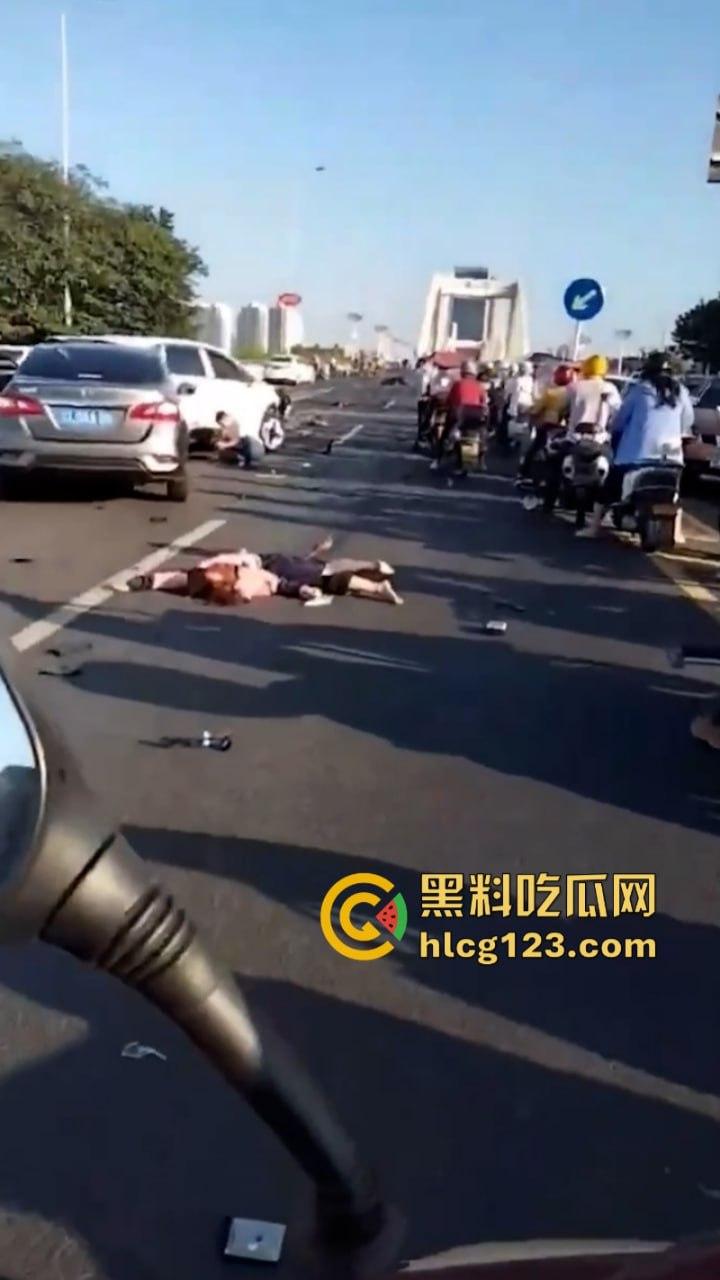 突发事件！6死7伤 湖南株洲芦淞大桥发生一起多车相撞交通事故致！  第2张