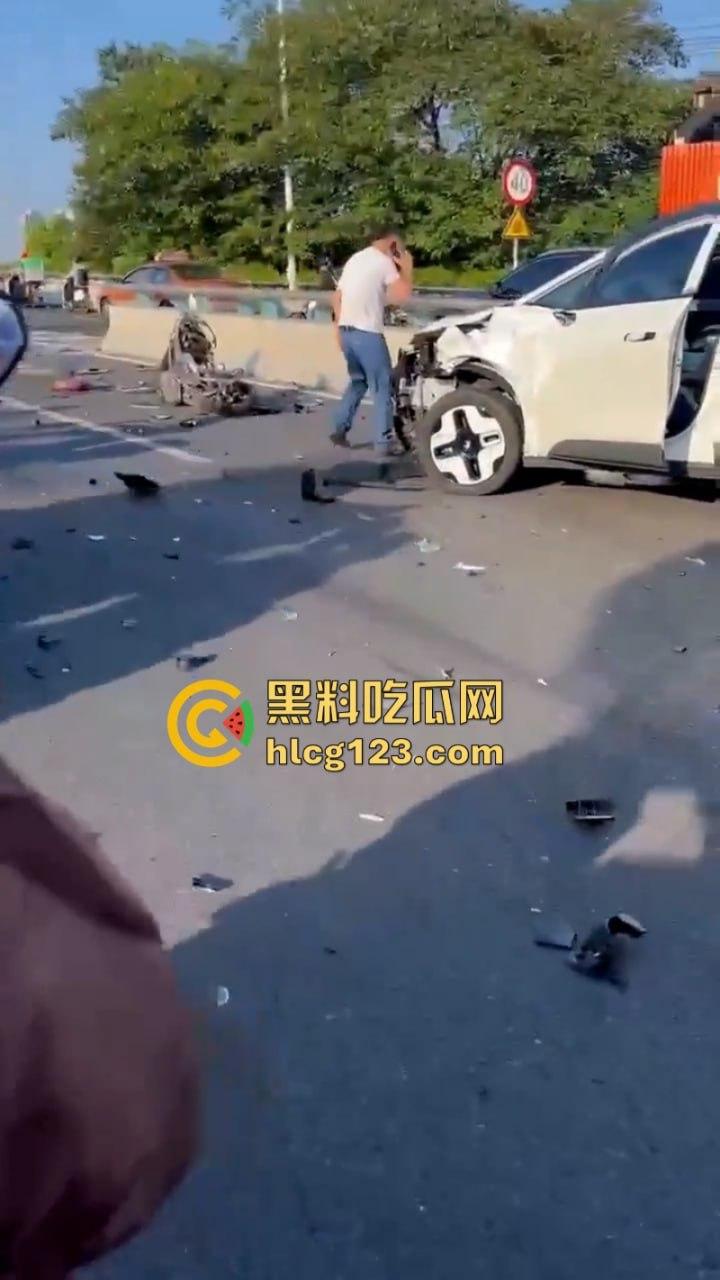 突发事件！6死7伤 湖南株洲芦淞大桥发生一起多车相撞交通事故致！  第4张