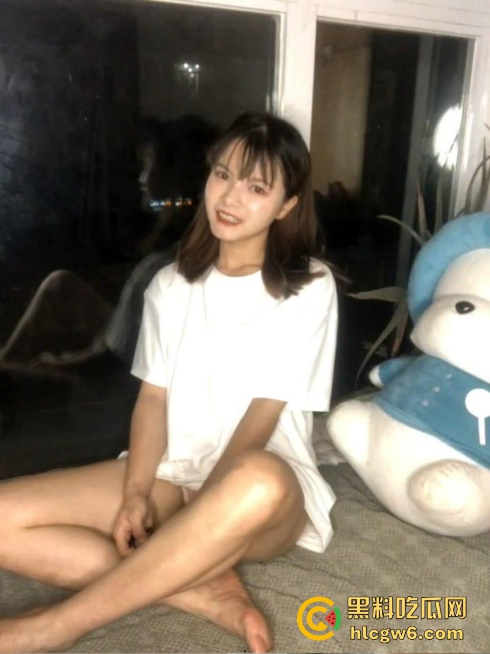 深圳人妻【孙萍萍】婚内出轨，白天被草到腿软精液未擦直接回家，嘴上还嫌老公不行，孩子像谁都成问题！  第1张