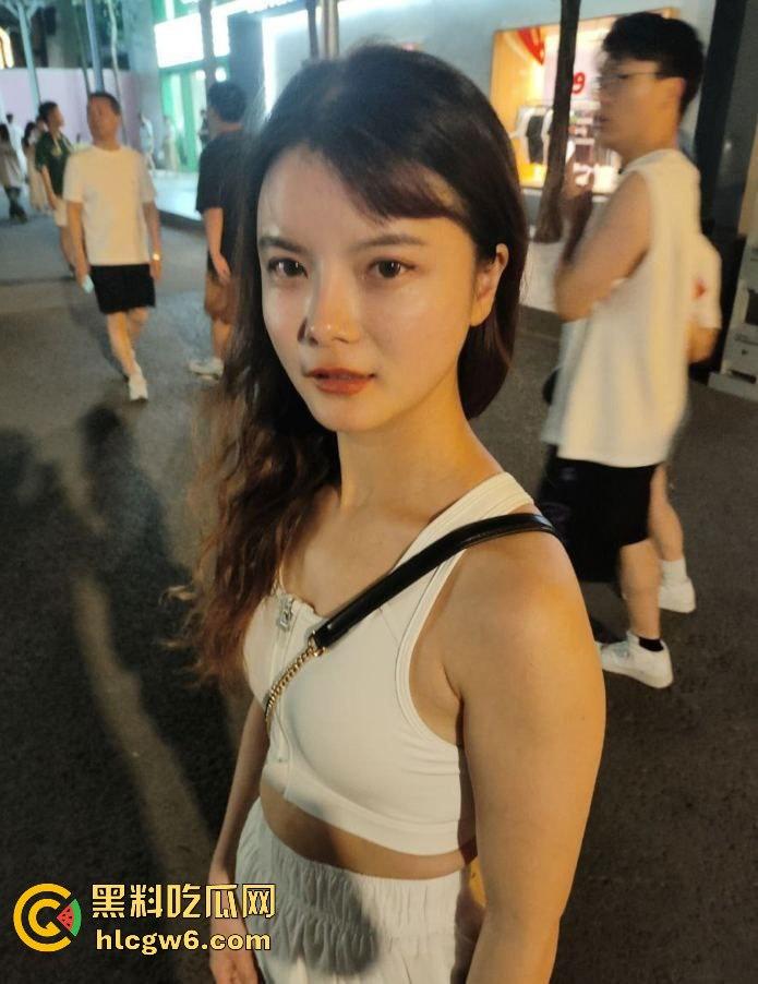 深圳人妻【孙萍萍】婚内出轨，白天被草到腿软精液未擦直接回家，嘴上还嫌老公不行，孩子像谁都成问题！  第5张