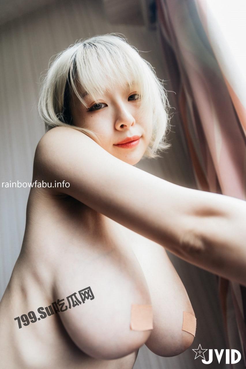 火爆模特超美巨乳女神「黎菲儿」美少女的居家色诱晃动的巨乳让人血脉喷张  第14张