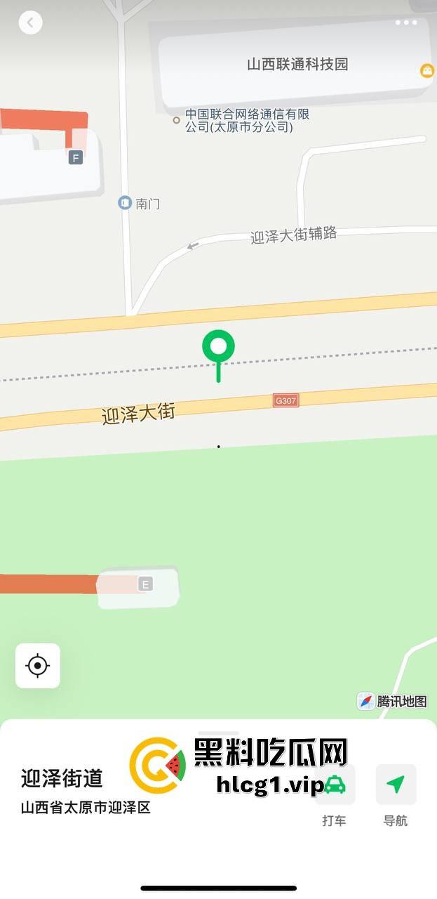 太原醉汉主干道停车持刀战3交警，打不过直接扒车逃跑，结果被托飞30米！  第1张