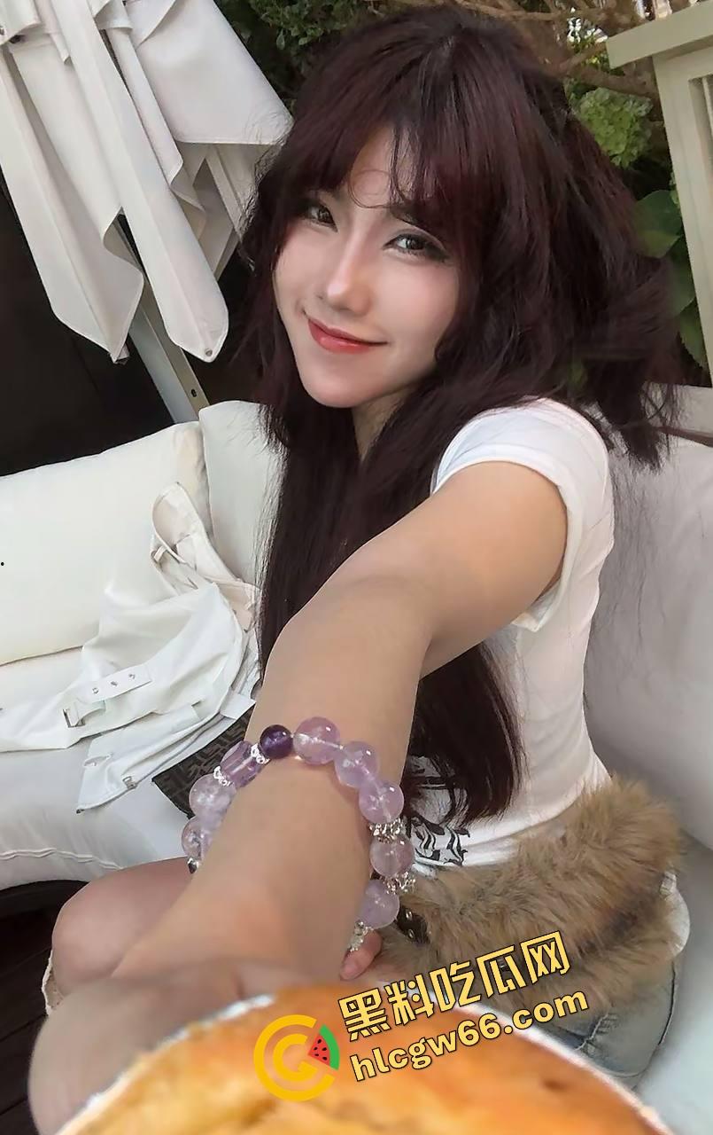 四川刚毕业学生妹『袁梦』化身母狗战士，校服做爱洗手间无套后入、颜射舔精全都安排！  第3张