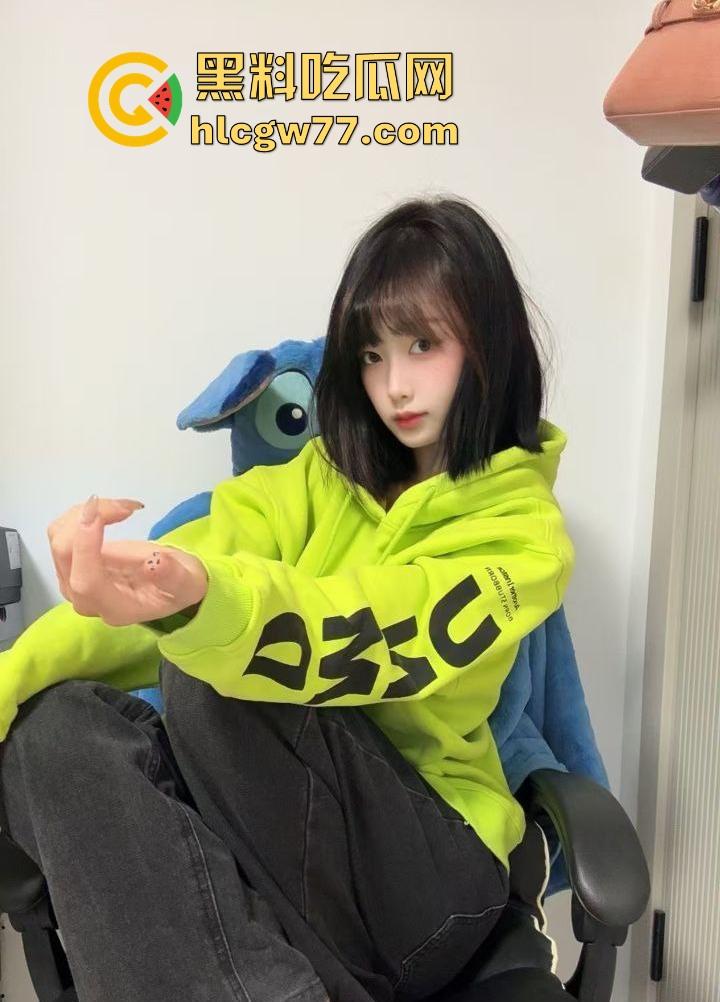 抖音14w粉丝网红【公主电闪】私密视频照片流出 卖片哥的评论都被删完了 女上骑乘超熟练！  第18张