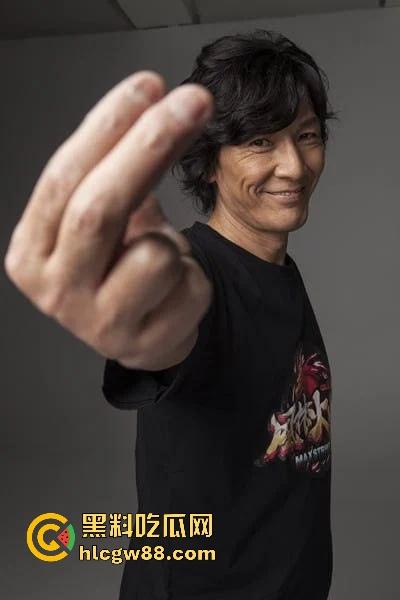 武汉小伙靠黄金手指拿下富婆姐姐,少妇被抠到表情爽得浪叫求饶一看就到点了，这才是真正的手艺人！  第3张