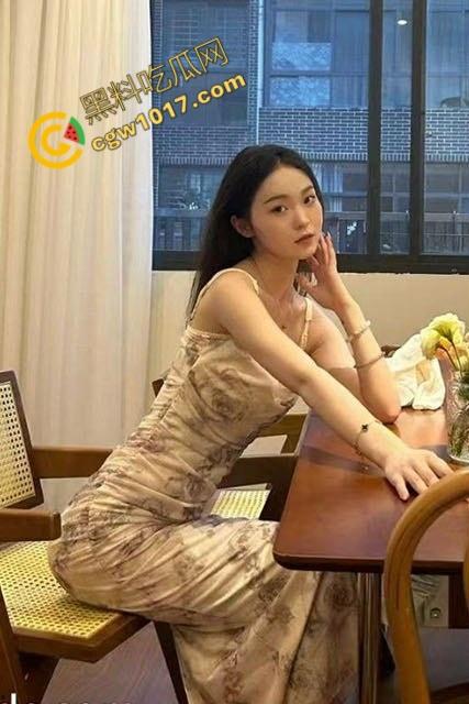 深圳南山国际学校【肖俞葫】与男友私拍视频流出：御姐气质风情万种，傲人身材爆炸眼球！  第1张