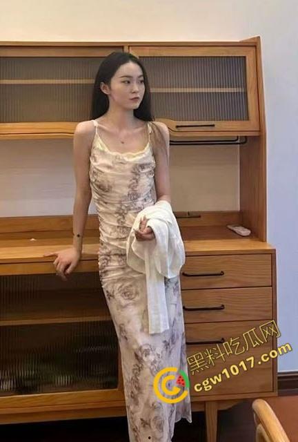 深圳南山国际学校【肖俞葫】与男友私拍视频流出：御姐气质风情万种，傲人身材爆炸眼球！  第2张