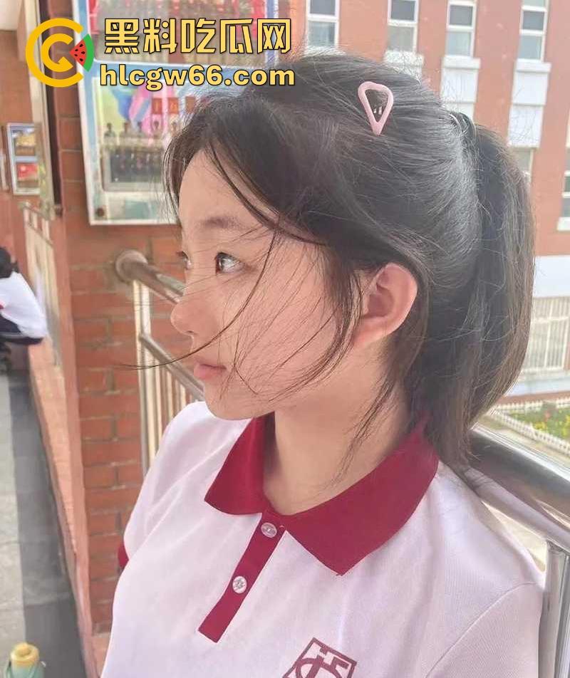 广东遂溪县高中艺术楼惊现女声淫叫 门下偷拍高三情侣光腚野战 视频流出引爆校园！  第4张