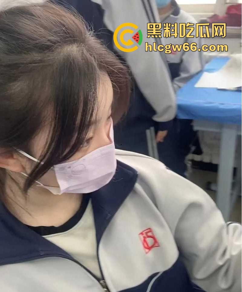 广东遂溪县高中艺术楼惊现女声淫叫 门下偷拍高三情侣光腚野战 视频流出引爆校园！  第5张