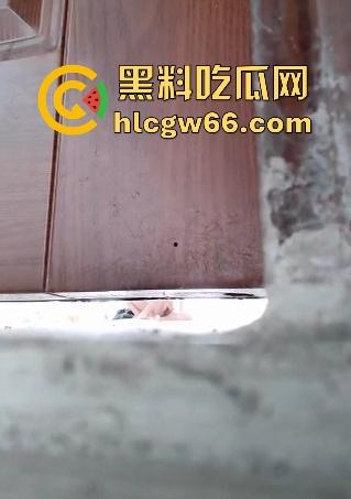 广东遂溪县高中艺术楼惊现女声淫叫 门下偷拍高三情侣光腚野战 视频流出引爆校园！  第9张