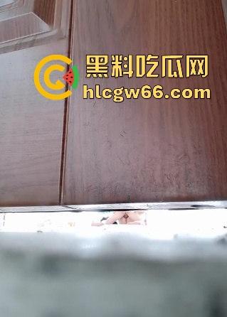 广东遂溪县高中艺术楼惊现女声淫叫 门下偷拍高三情侣光腚野战 视频流出引爆校园！  第10张