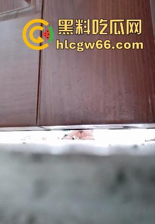 广东遂溪县高中艺术楼惊现女声淫叫 门下偷拍高三情侣光腚野战 视频流出引爆校园！  第11张