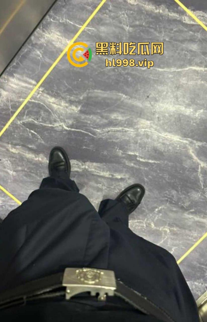 民警变成变态淫魔！外网发布与女警的性爱视频，穿警服口交、后入爆操，极品警花无处遁形！  第11张