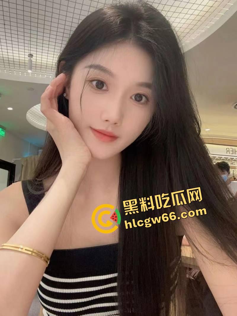 健身教练爆操肥臀女学员，八块腹肌打桩如锤机，床震三十分钟不歇火，操得骚妹尖叫断片！  第3张