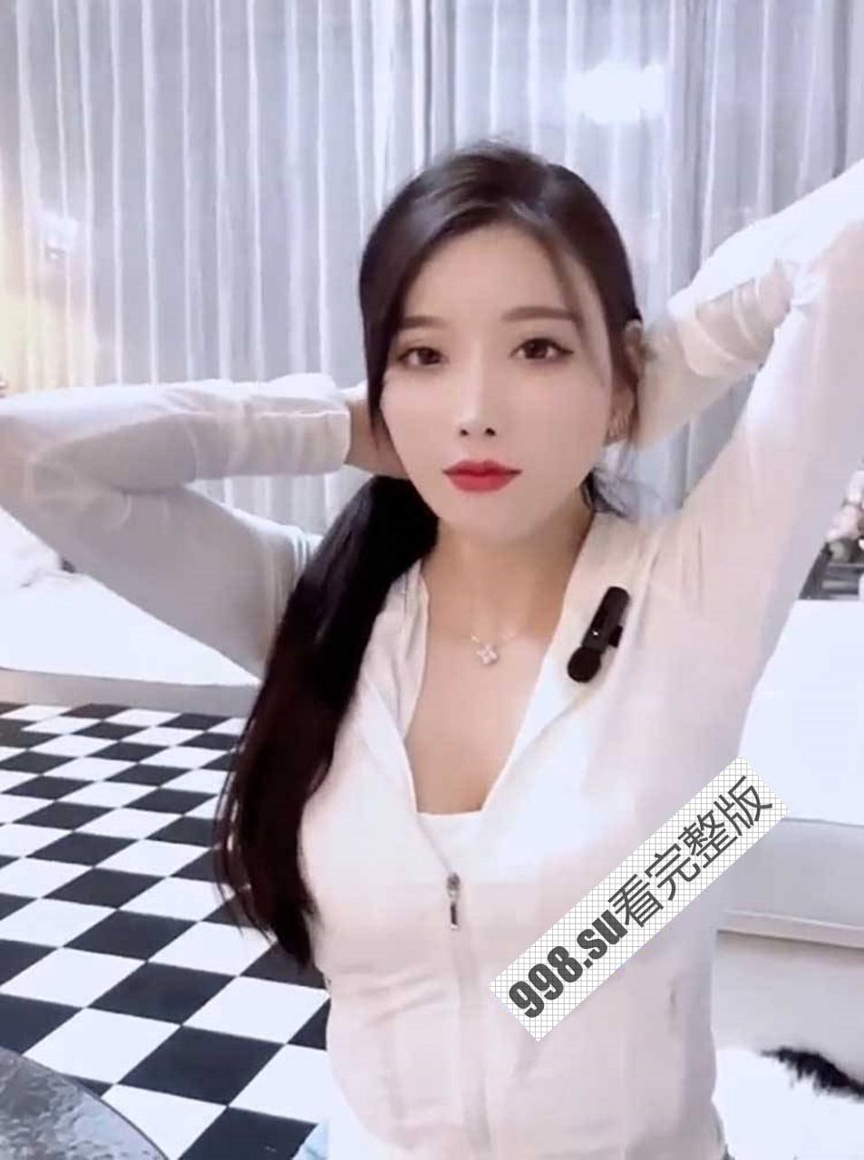 人气女神杨晨晨 剧情新作《猛男的大力冲击》身穿紧身瑜伽裤锻炼 被猛男对着镜子操  第3张