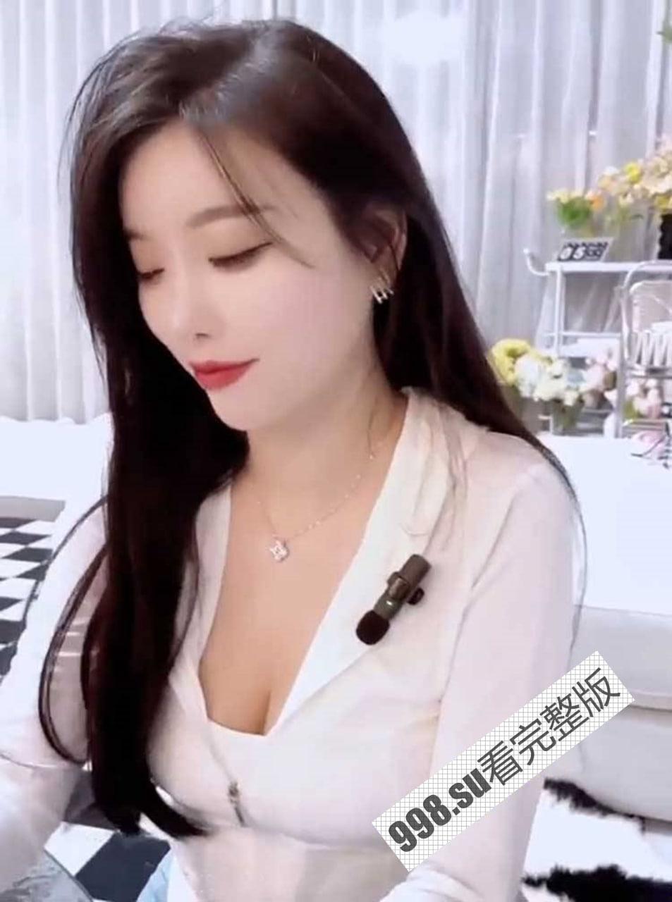 人气女神杨晨晨 剧情新作《猛男的大力冲击》身穿紧身瑜伽裤锻炼 被猛男对着镜子操  第4张