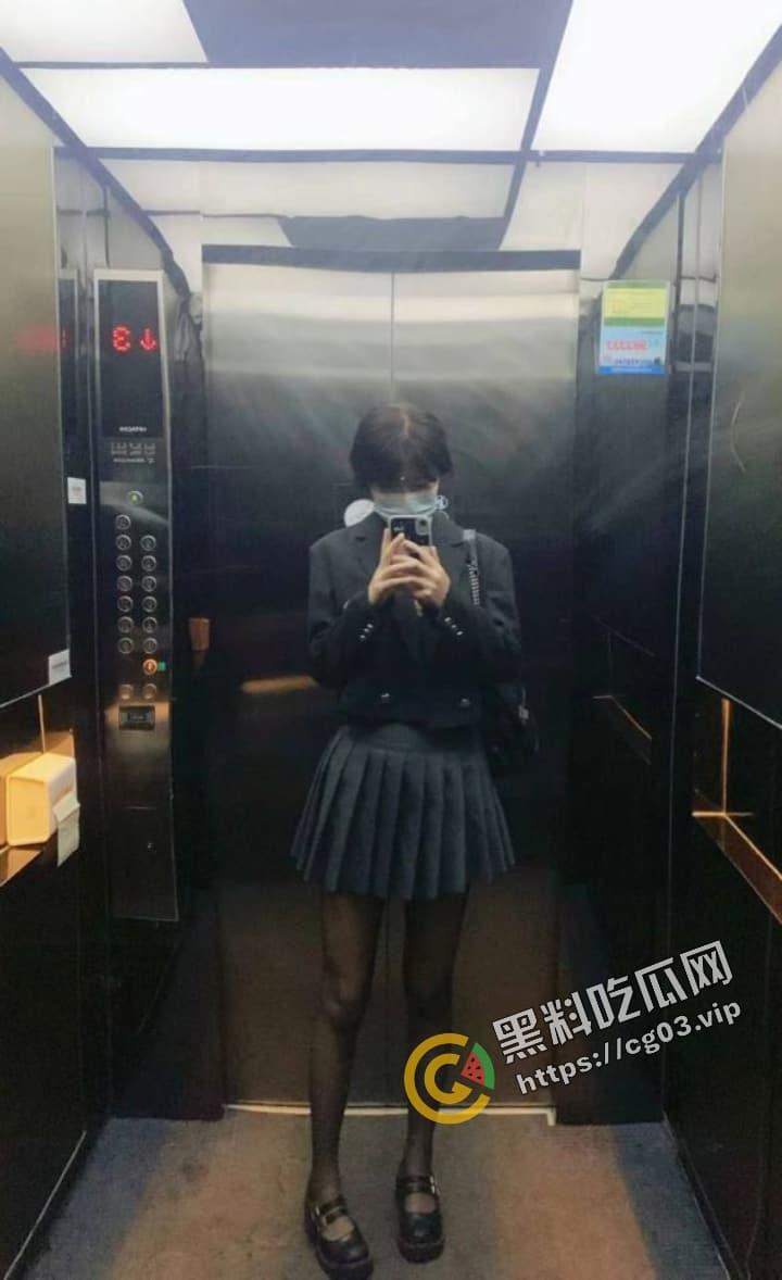 曝光！长沙万达金融写字楼物业约炮老混圈女【zwz】母狗属性拉满  特别是酒后做爱都是一脸懵逼 第2张