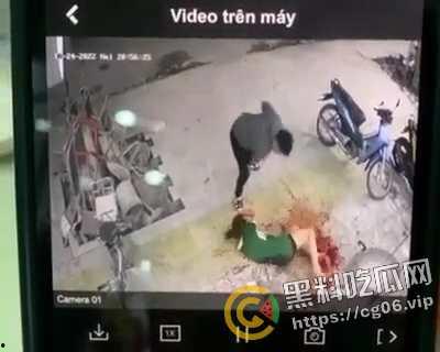 越南第一狠人！前男友怒砍现任狗男女 人狠刀快  血直接喷的满地都是 现场血腥画面曝光 第1张