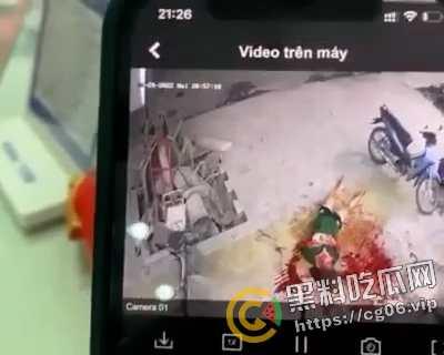 越南第一狠人！前男友怒砍现任狗男女 人狠刀快  血直接喷的满地都是 现场血腥画面曝光 第3张