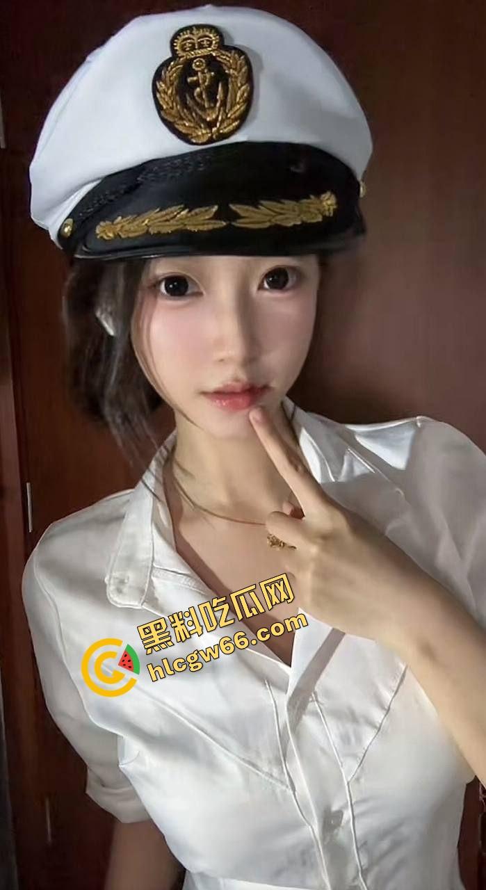 成都理工大二骚货『李娜娜』啪啪自拍流出，极品御姐身材太顶，黑丝高跟玩COS被操成狗，一晚八发全干吐！  第1张