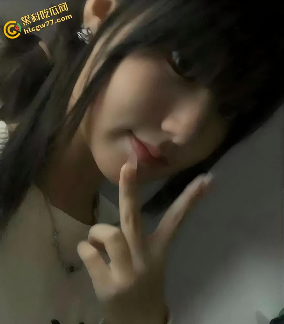 河北校花【王若玮】清纯校服藏大奶骚货！粉嫩骚逼尽显骚媚，清纯女神颜值唯美至极！  第7张