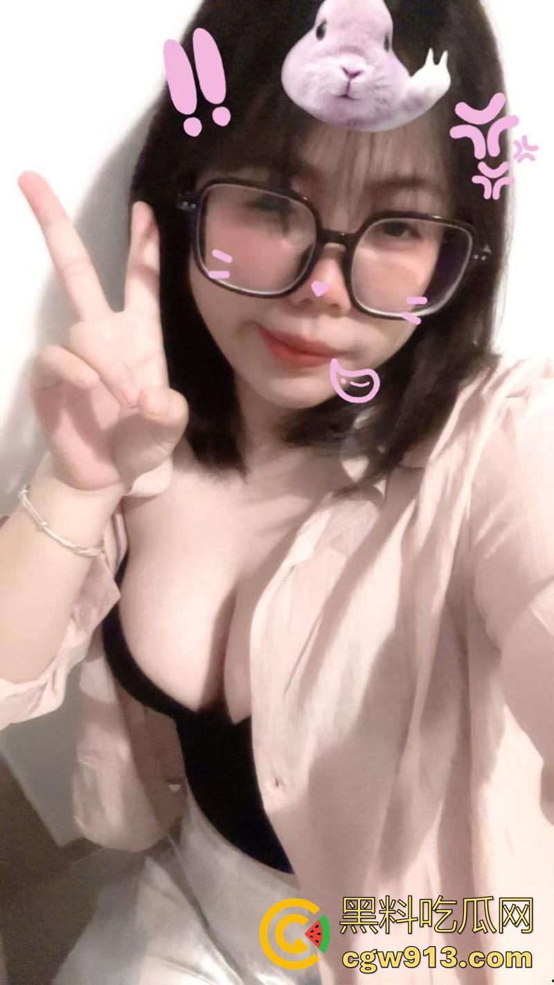 奶大就是硬道理，四川达州的骚货【王锦秀】，背着男友视频露出大奶给金主看，这奶子做爱时绝对能晃起飞了！  第6张