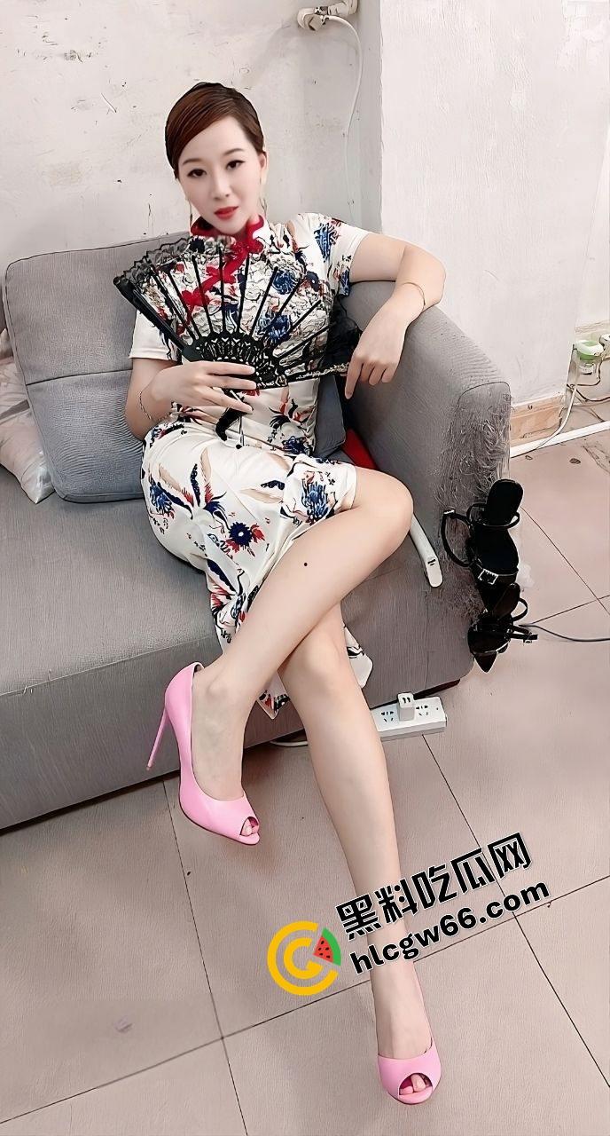 北京婊子老师【高淑芳】从补课女神变老骚货，离婚十多年浪成淫洞，黑人轮干松成拳交桶还挂乳环！  第4张