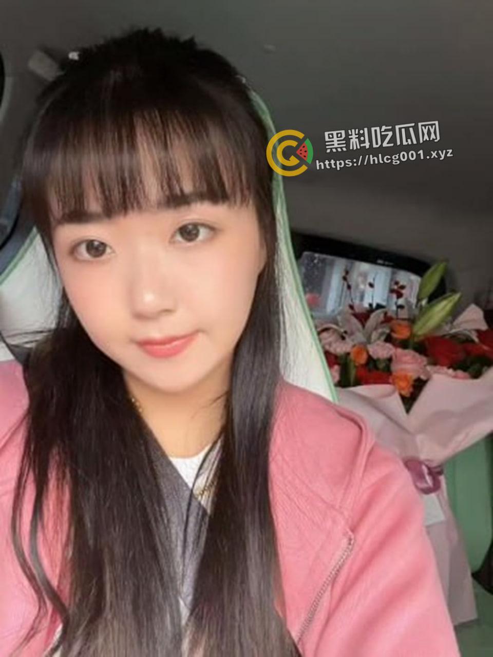 大同平城区反差婊 奶着孩子奶老公 乳晕和逼一般黑 美熟少妇 谁顶得住 被龟男老公流出  第1张