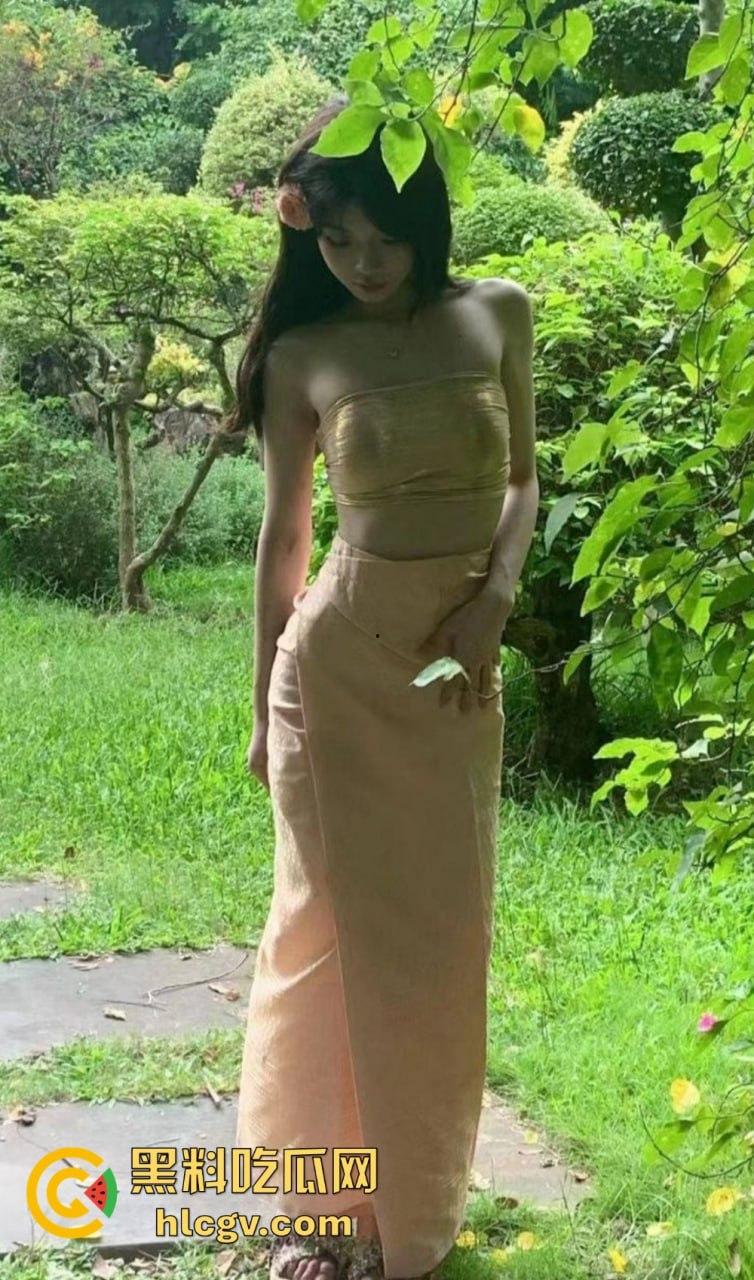 推特【委屈小狗】彻底放飞！黑丝长腿无毛嫩鲍各种姿势任人操，妥妥的后入极品！  第2张