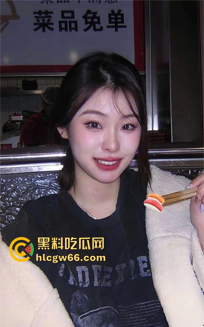 大连理工大学【周诗琦】与男友做爱私拍泄密 超清纯的小女友没想到在私下却极为淫荡！  第6张