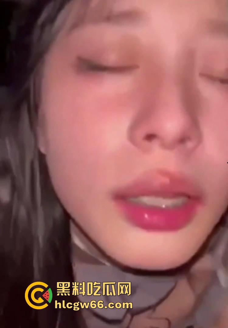 大连理工大学【周诗琦】与男友做爱私拍泄密 超清纯的小女友没想到在私下却极为淫荡！  第9张