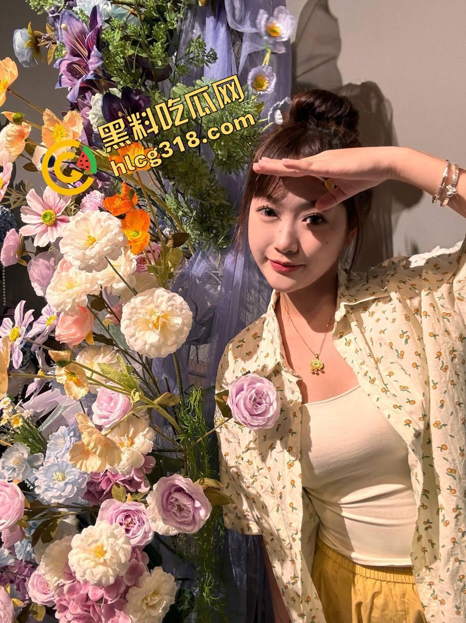 沈阳师范舞蹈生『孙欣怡』3天被干25次，骚穴被干的红肿，舔蛋舔得比狗都敬业，酒店里嗓子都叫哑了！  第3张