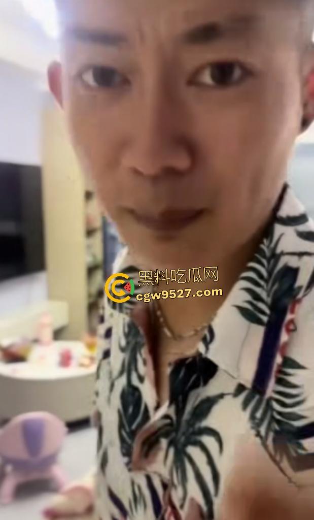 女网友自曝7年婚姻老公出轨！客厅吵架砸东西，吼女儿“爸爸不要你”，全网怒喷活该老公出轨！  第5张