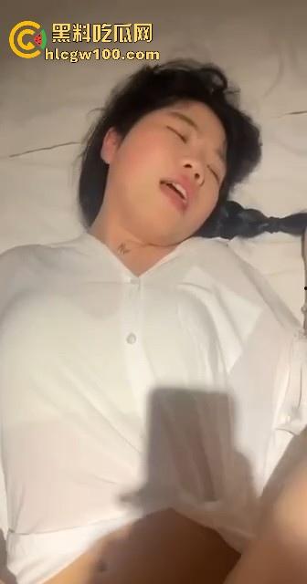 小编推荐！广州大学极品反差少女【吴微】自慰诱惑线下约啪，清纯脸配骚浪身子，真他妈是反差婊中的极品。  第18张